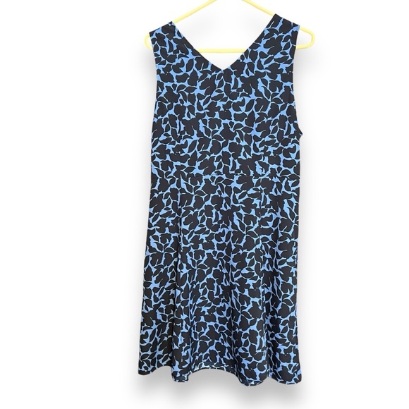 Uniqlo Sleeveless Dress - Picture 2 of 6